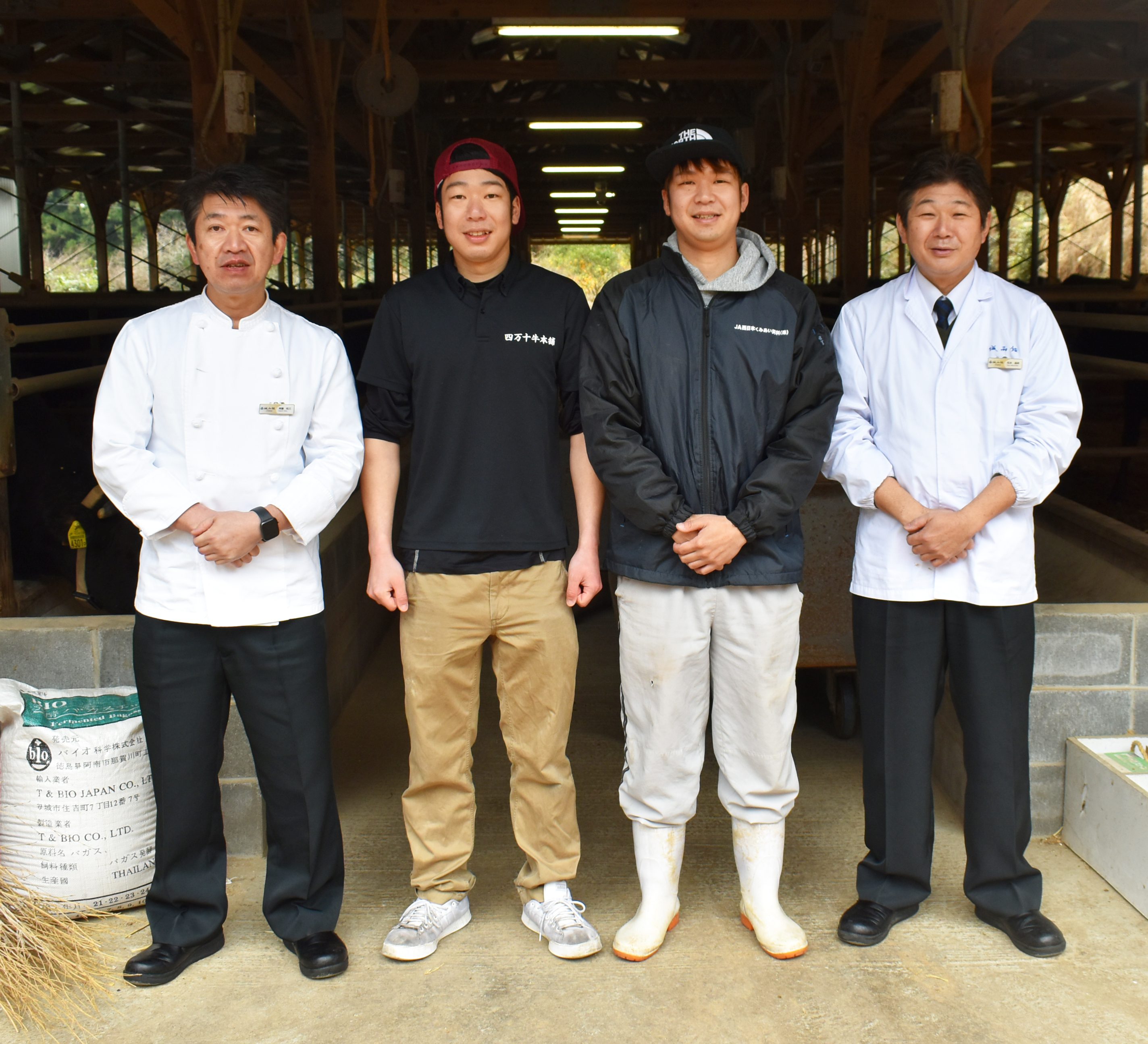 松本総料理長と洋食の斉藤シェフとともに横山ご兄弟と記念撮影